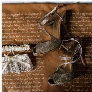 Stuart Weitzman platinum noir gorgeous heels 9.5